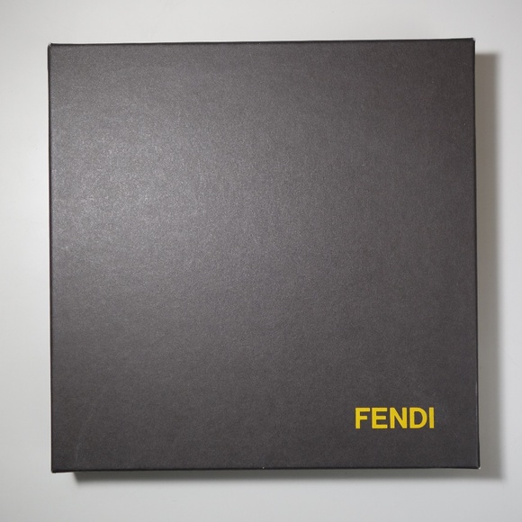 Fendi Spellout Polka Dot 100% Cotton Neckerchief Made In Japan, New w/o Tags - Picture 6 of 7